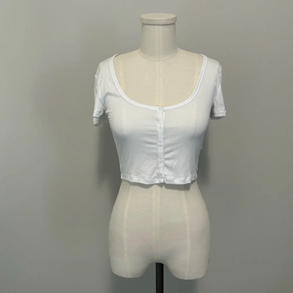 Aritzia Sunday Best Holly Top Button Front Cropped Rib T-Shirt White Crop Top S - Picture 5 of 14
